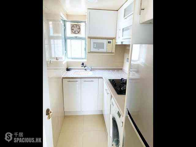 Sheung Wan - Queen's Terrace Block 2 07