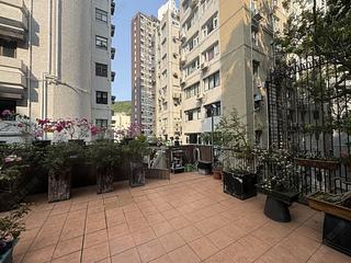 Tai Hang - Wah Fung Mansion 13