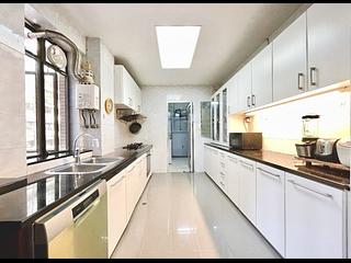 Causeway Bay - Fontana Gardens Block 11-12 05