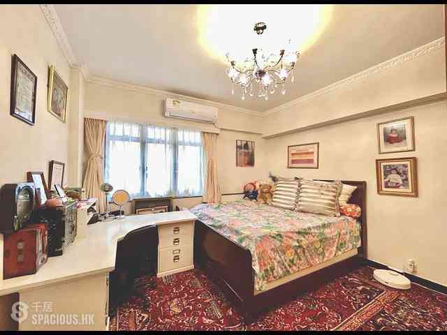 Causeway Bay - Fontana Gardens Block 11-12 08