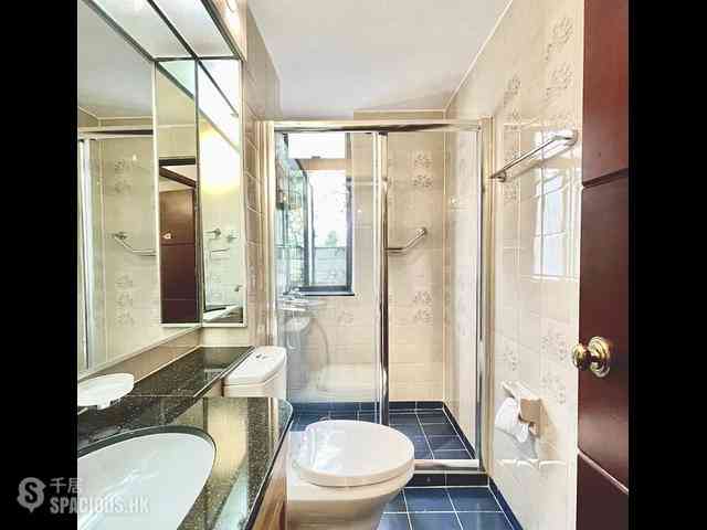 Causeway Bay - Fontana Gardens Block 11-12 06