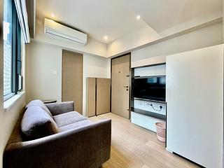 Wan Chai - Vincent Mansion 04