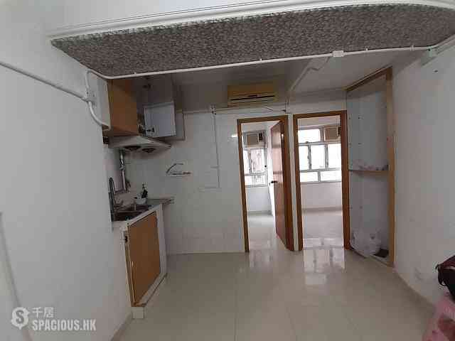 Wan Chai - Lap Hing Building 01