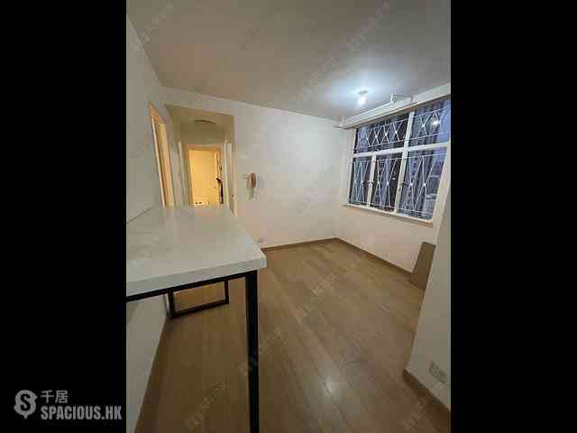 Tsuen Wan - Luk Yeung Sun Chuen Block K 02