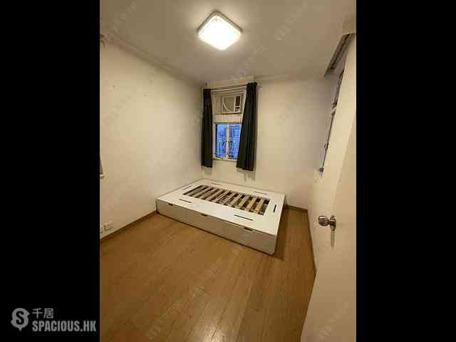 Tsuen Wan - Luk Yeung Sun Chuen Block K 05