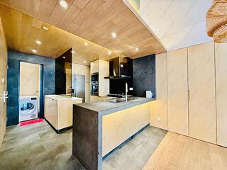 Mid Levels West - Realty Gardens Vienna Court (Block 5) 03