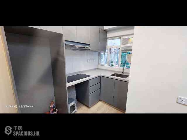 Kennedy Town - Luen On Apartments 05