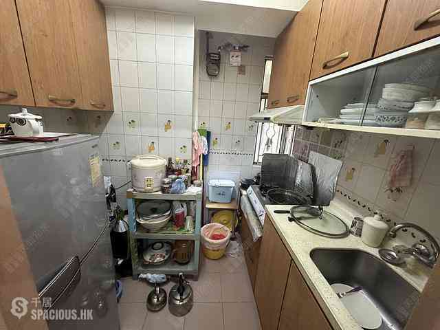 Tsuen Wan - Tsuen King Garden Phase 2 Block 10 05