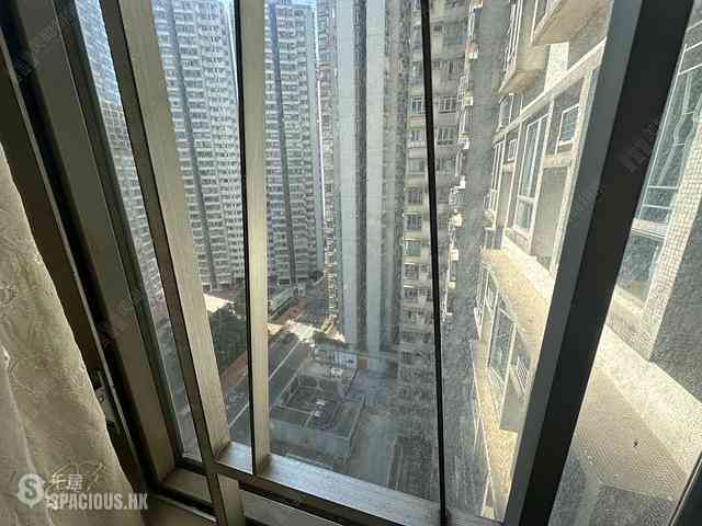 Tsuen Wan - Tsuen King Garden Phase 2 Block 10 07