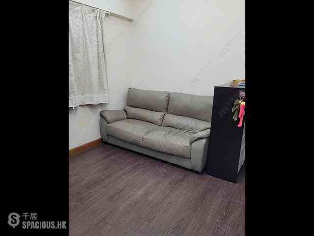 Tsuen Wan - Tsuen King Garden Phase 1 Block 2 02