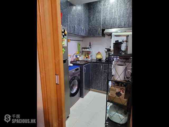 Tsuen Wan - Tsuen King Garden Phase 1 Block 2 08