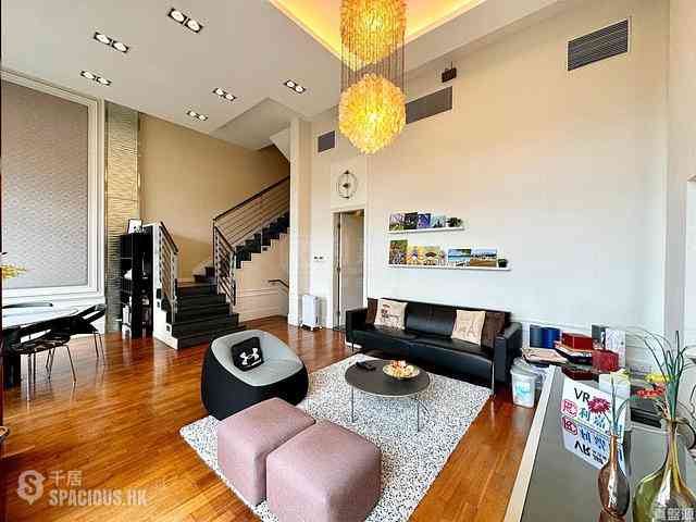 Chung Hom Kok - 33, Cape Road 01