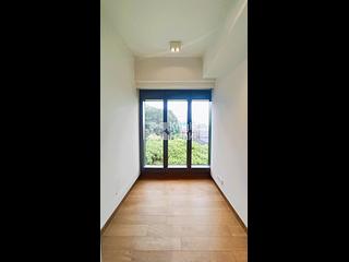 Mid Levels West - University Heights 12