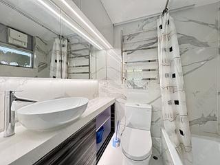 Wan Chai - Phoenix Court Block 2 11
