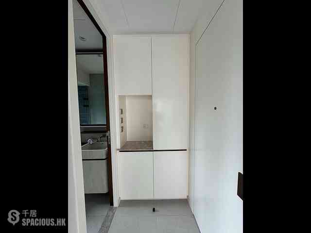 Hung Hom - Midtown South (Baker Circle One) 03