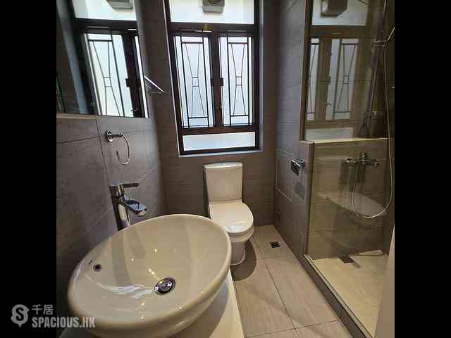 Repulse Bay - South Bay Villas Block D 03