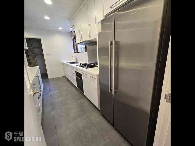 Repulse Bay - South Bay Villas Block D 05
