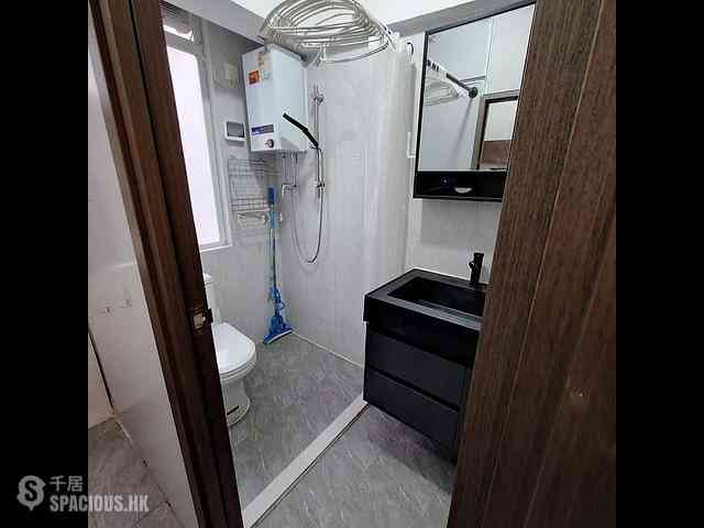 Wan Chai - Four Sea Mansion 02