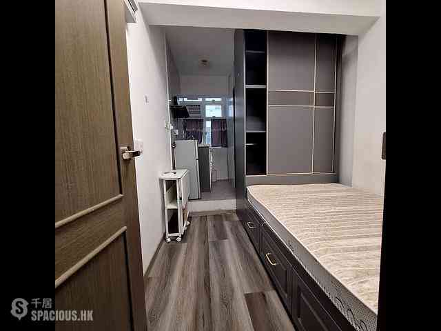 Wan Chai - Four Sea Mansion 03
