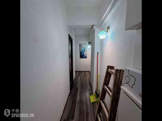 Wan Chai - Four Sea Mansion 04