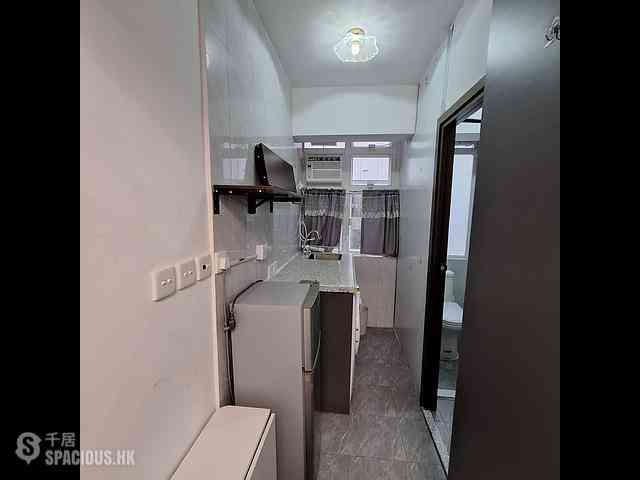 Wan Chai - Four Sea Mansion 05