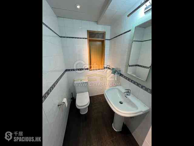 Causeway Bay - Fontana Gardens Block 14-17 16