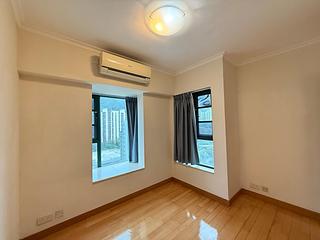 Kennedy Town - University Heights Block 2 06