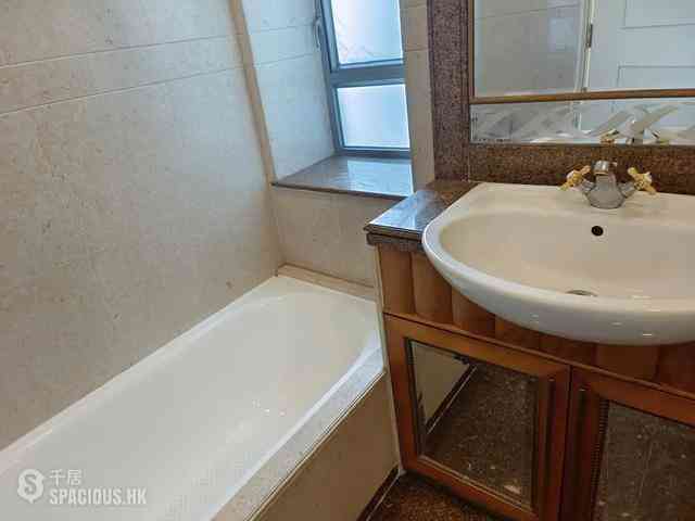 Whampoa Garden - Harbourfront Landmark 21