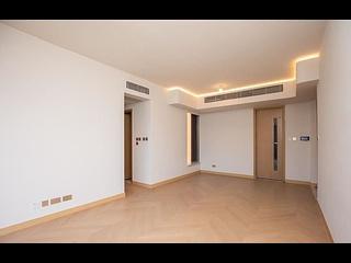 Mid Levels Central - 22A, Kennedy Road 02