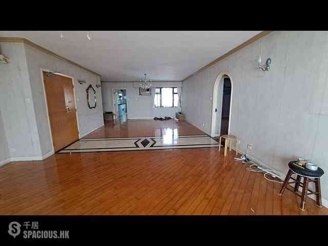Pok Fu Lam - Baguio Villa Block 48 08