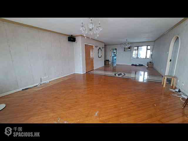 Pok Fu Lam - Baguio Villa Block 48 09