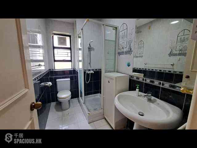 Pok Fu Lam - Baguio Villa Block 48 16