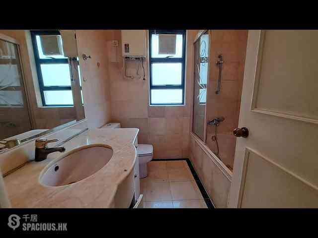 Pok Fu Lam - Baguio Villa Block 48 18