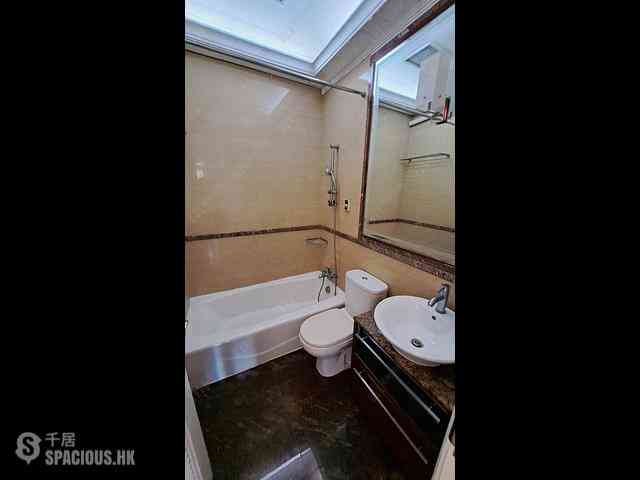 Tsuen Wan - The Cairnhill Phase 1 Block 1 05