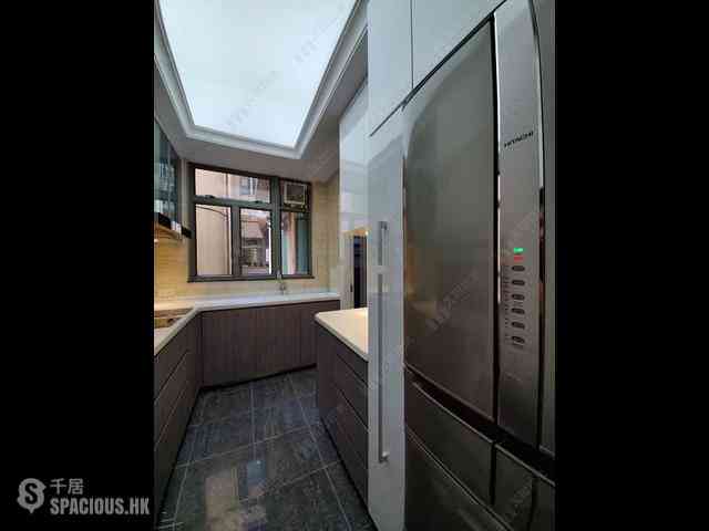 Tsuen Wan - The Cairnhill Phase 2 Block 16 05