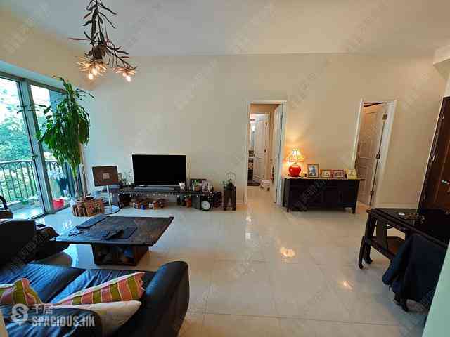 Tsuen Wan - The Cairnhill Phase 1 Block 7 02