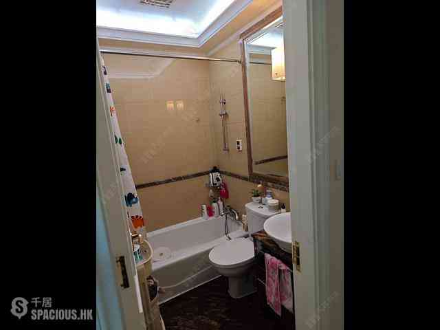 Tsuen Wan - The Cairnhill Phase 1 Block 7 03
