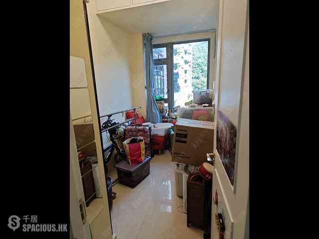 Tsuen Wan - The Cairnhill Phase 1 Block 7 07