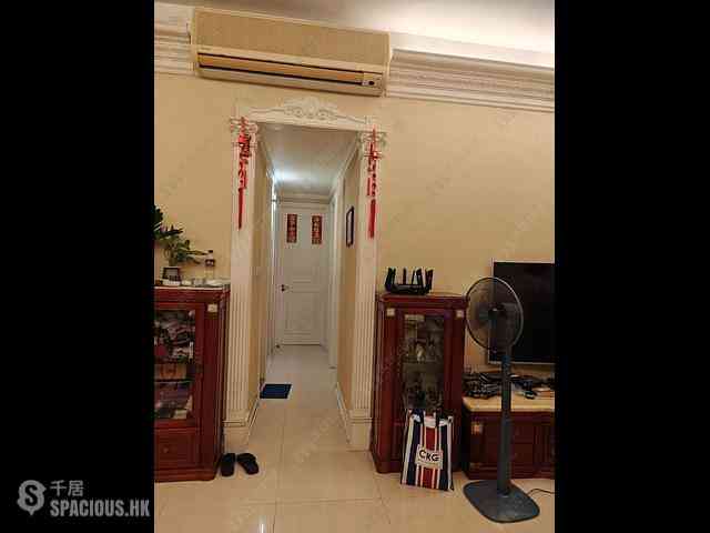 Tsuen Wan - The Cairnhill Phase 1 Block 3 03