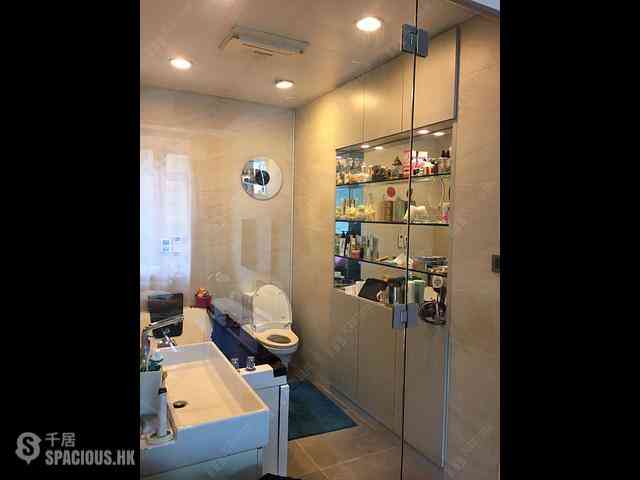 Tsuen Wan - The Cairnhill Phase 1 Block 10 06