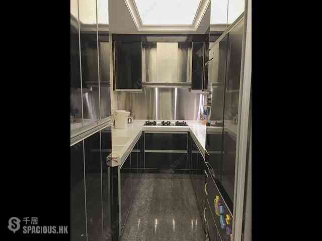 Tsuen Wan - The Cairnhill Phase 1 Block 10 09