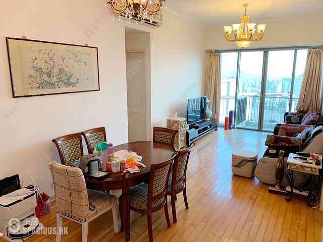 Tsuen Wan - The Cairnhill Phase 1 Block 8 02