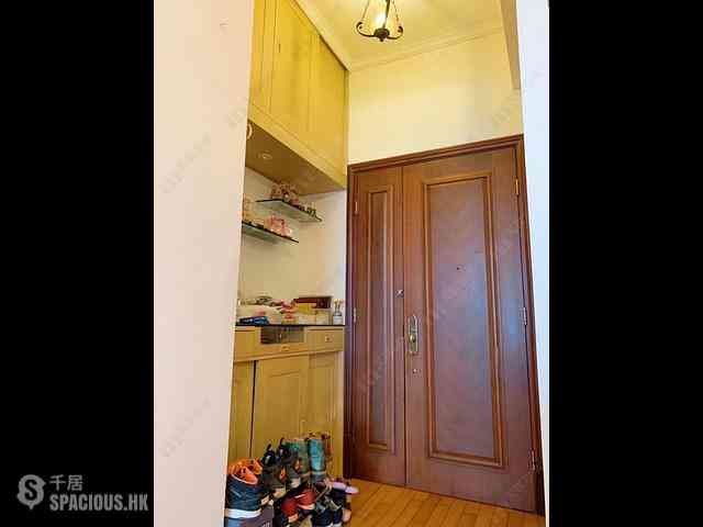 Tsuen Wan - The Cairnhill Phase 1 Block 8 04