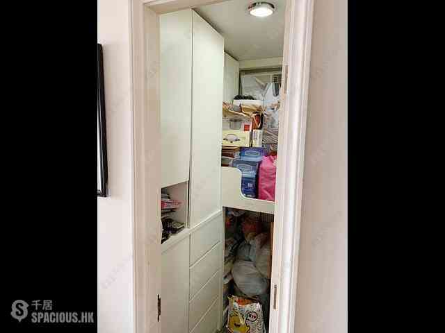 Tsuen Wan - The Cairnhill Phase 1 Block 8 05