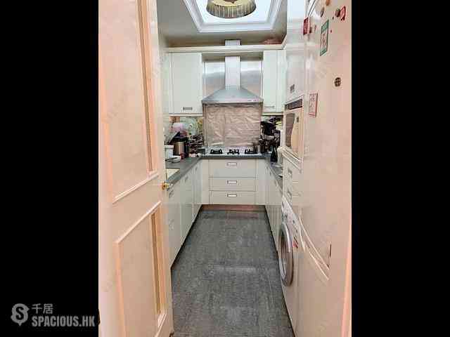 Tsuen Wan - The Cairnhill Phase 1 Block 8 09