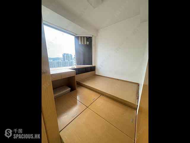 Tsuen Wan - Tsuen Wan Centre Nanchang House (Block 11) 04