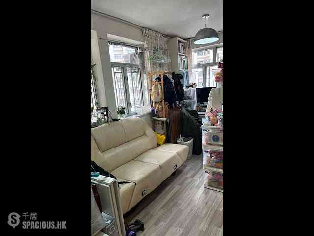 Tsuen Wan - Tsuen Wan Centre Hangchow House (Block 3) 02