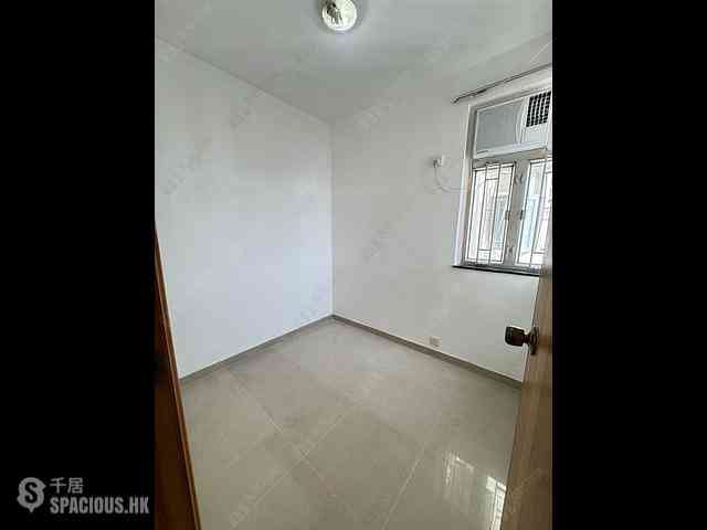 Tsuen Wan - Tsuen Wan Centre Anking House (Block 5) 02