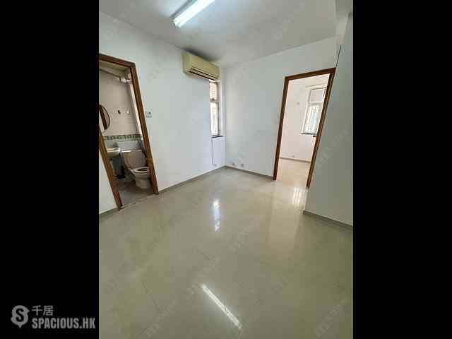 Tsuen Wan - Tsuen Wan Centre Anking House (Block 5) 03