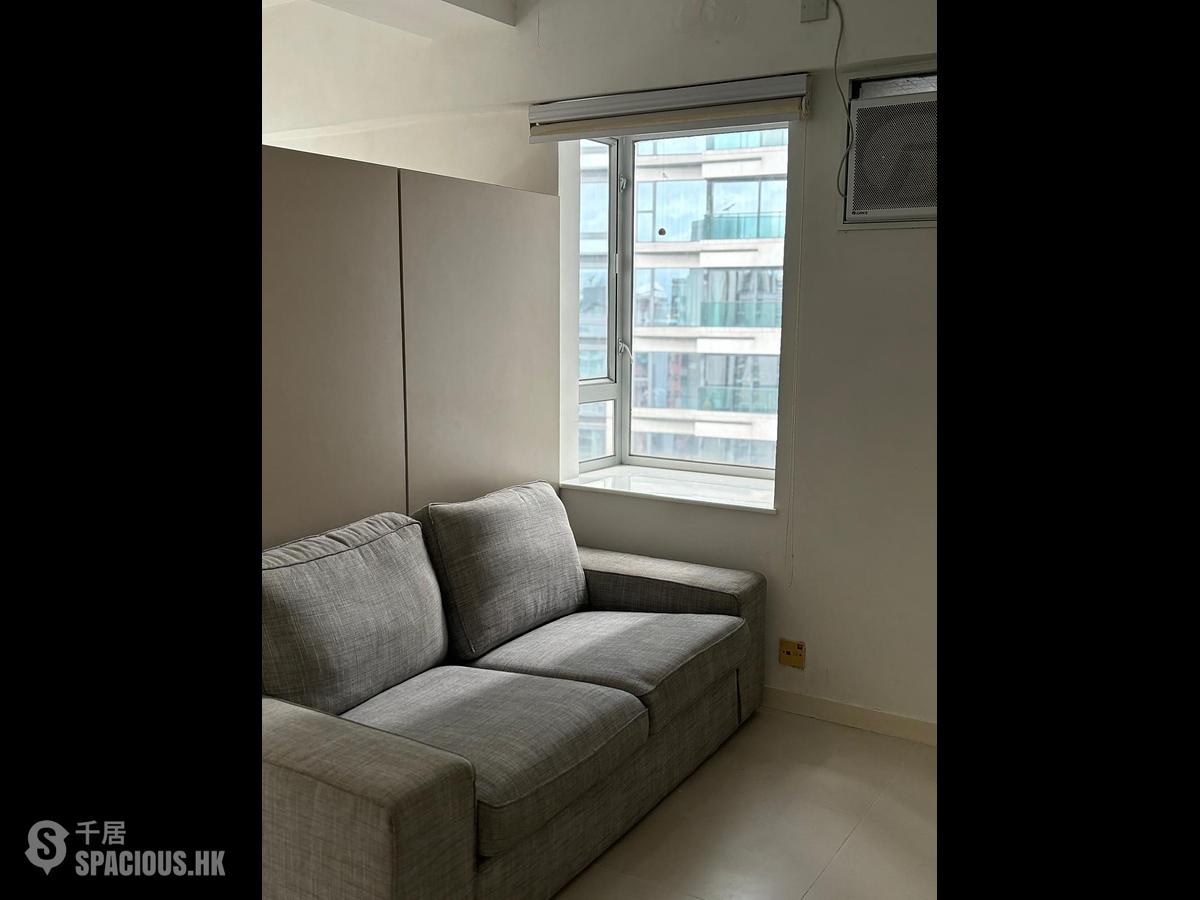 Mid Levels Central - Windsor Court 01